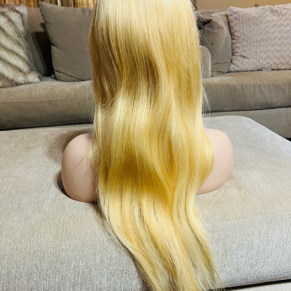 Wig - Picture 6 of 7